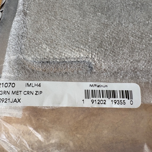 Coach Platinum Wristlet - Picture 9 of 9